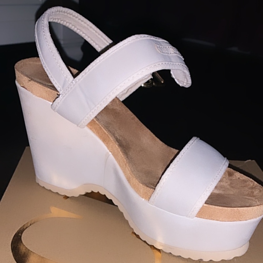 CHARLOTTE RUSSE WEDGES - Picture 1 of 2